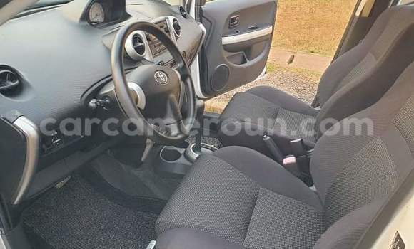 Sayi Na hannu Toyota IST White Mota in Yaounde a Babban Kamaru Sayi Na hannu Toyota IST White Mota in Yaounde a Babban Kamaru