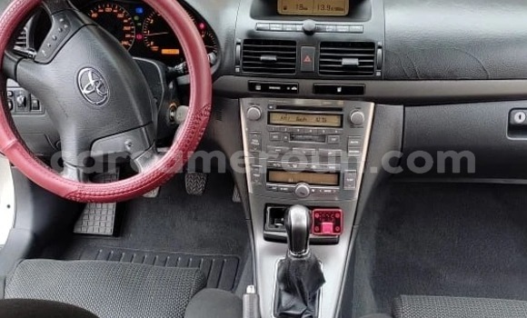 Sayi Na hannu Toyota Avensis Azurfa Mota in Douala a Ƙasar Kamaru Sayi Na hannu Toyota Avensis Azurfa Mota in Douala a Ƙasar Kamaru