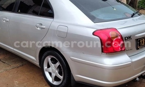 Sayi Na hannu Toyota Avensis Azurfa Mota in Douala a Ƙasar Kamaru Sayi Na hannu Toyota Avensis Azurfa Mota in Douala a Ƙasar Kamaru
