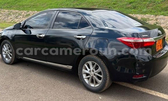Sayi Na hannu Toyota Corolla Black Mota in Yaounde a Babban Kamaru Sayi Na hannu Toyota Corolla Black Mota in Yaounde a Babban Kamaru