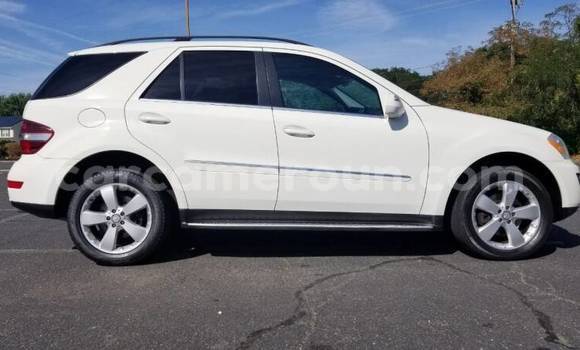 Sayi Na hannu Mercedes‒Benz ML–Class White Mota in Yaounde a Babban Kamaru Sayi Na hannu Mercedes‒Benz ML–Class White Mota in Yaounde a Babban Kamaru