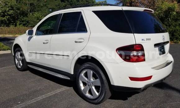 Sayi Na hannu Mercedes‒Benz ML–Class White Mota in Yaounde a Babban Kamaru Sayi Na hannu Mercedes‒Benz ML–Class White Mota in Yaounde a Babban Kamaru