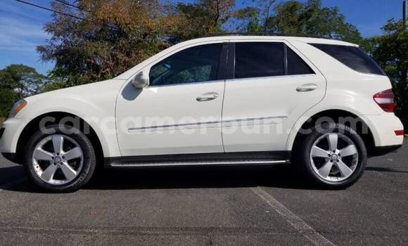 Sayi Na hannu Mercedes‒Benz ML–Class White Mota in Yaounde a Babban Kamaru Sayi Na hannu Mercedes‒Benz ML–Class White Mota in Yaounde a Babban Kamaru