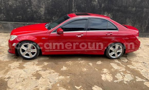 Sayi Na hannu Mercedes-Benz C-Classe Red Mota in Yaounde a Babban Kamaru Sayi Na hannu Mercedes-Benz C-Classe Red Mota in Yaounde a Babban Kamaru