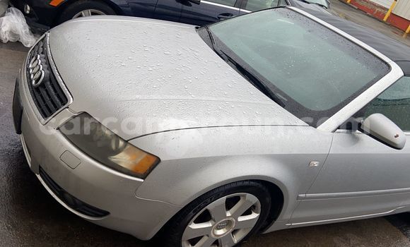 Sayi Na hannu Audi A4 Azurfa Mota in Yaounde a Babban Kamaru Sayi Na hannu Audi A4 Azurfa Mota in Yaounde a Babban Kamaru