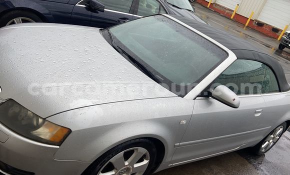 Sayi Na hannu Audi A4 Azurfa Mota in Yaounde a Babban Kamaru Sayi Na hannu Audi A4 Azurfa Mota in Yaounde a Babban Kamaru