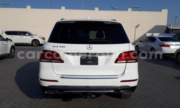 Sayi Na hannu Mercedes‒Benz GLE White Mota in Douala a Ƙasar Kamaru Sayi Na hannu Mercedes‒Benz GLE White Mota in Douala a Ƙasar Kamaru