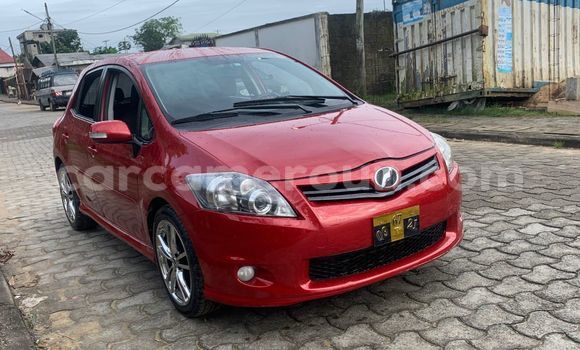 Sayi Na hannu Toyota Auris Red Mota in Douala a Ƙasar Kamaru Sayi Na hannu Toyota Auris Red Mota in Douala a Ƙasar Kamaru