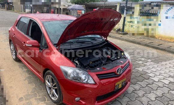 Sayi Na hannu Toyota Auris Red Mota in Douala a Ƙasar Kamaru Sayi Na hannu Toyota Auris Red Mota in Douala a Ƙasar Kamaru