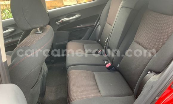 Sayi Na hannu Toyota Auris Red Mota in Douala a Ƙasar Kamaru Sayi Na hannu Toyota Auris Red Mota in Douala a Ƙasar Kamaru