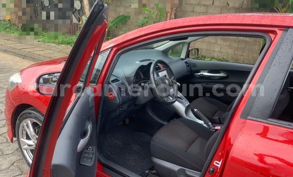 Sayi Na hannu Toyota Auris Red Mota in Douala a Ƙasar Kamaru Sayi Na hannu Toyota Auris Red Mota in Douala a Ƙasar Kamaru