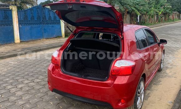 Sayi Na hannu Toyota Auris Red Mota in Douala a Ƙasar Kamaru Sayi Na hannu Toyota Auris Red Mota in Douala a Ƙasar Kamaru