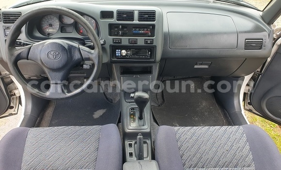 Acheter Occasion Voiture Toyota RAV4 Blanc à Yaoundé, Central Cameroon Acheter Occasion Voiture Toyota RAV4 Blanc à Yaoundé, Central Cameroon