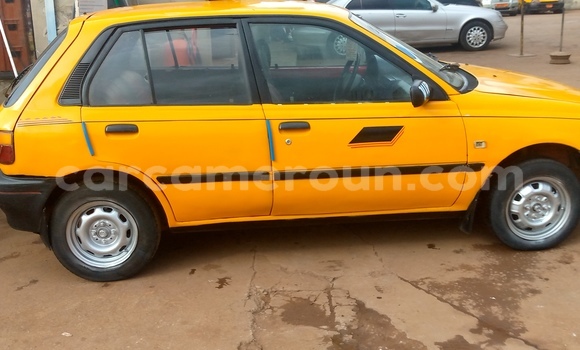 Sayi Na hannu Toyota Starlet Sauran Mota in Yaounde a Babban Kamaru