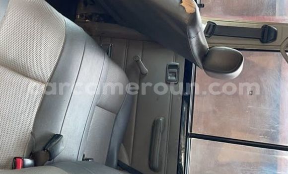 Acheter Occasion Voiture Toyota Land Cruiser Noir à Yaoundé, Central Cameroon Acheter Occasion Voiture Toyota Land Cruiser Noir à Yaoundé, Central Cameroon