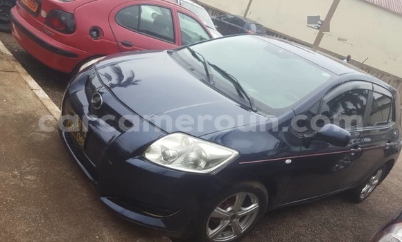 Sayi Na hannu Toyota Auris Blue Mota in Yaounde a Babban Kamaru