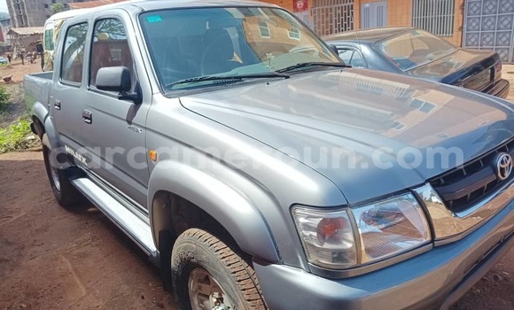 Acheter Occasion Voiture Toyota Hilux Gris à Yaoundé, Central Cameroon Acheter Occasion Voiture Toyota Hilux Gris à Yaoundé, Central Cameroon