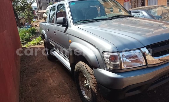 Acheter Occasion Voiture Toyota Hilux Gris à Yaoundé, Central Cameroon Acheter Occasion Voiture Toyota Hilux Gris à Yaoundé, Central Cameroon