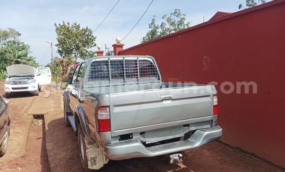 Acheter Occasion Voiture Toyota Hilux Gris à Yaoundé, Central Cameroon Acheter Occasion Voiture Toyota Hilux Gris à Yaoundé, Central Cameroon