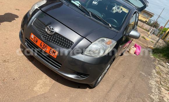 Sayi Na hannu Toyota Yaris Azurfa Mota in Yaounde a Babban Kamaru
