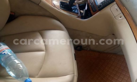 Sayi Na hannu Mercedes‒Benz E–Class Green Mota in Yaounde a Babban Kamaru Sayi Na hannu Mercedes‒Benz E–Class Green Mota in Yaounde a Babban Kamaru