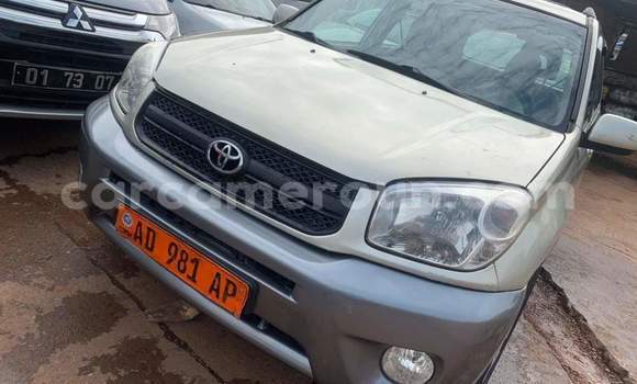 Sayi Na hannu Toyota RAV4 Azurfa Mota in Yaounde a Babban Kamaru Sayi Na hannu Toyota RAV4 Azurfa Mota in Yaounde a Babban Kamaru