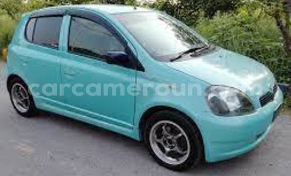 Sayi Na hannu Toyota Yaris Green Mota in Douala a Ƙasar Kamaru