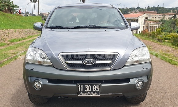 Sayi Na hannu Kia Sorento Azurfa Mota in Yaounde a Babban Kamaru Sayi Na hannu Kia Sorento Azurfa Mota in Yaounde a Babban Kamaru