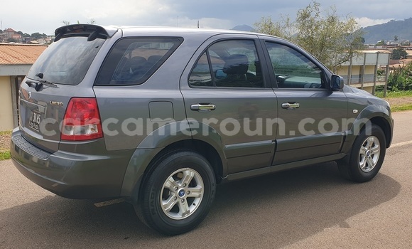 Sayi Na hannu Kia Sorento Azurfa Mota in Yaounde a Babban Kamaru Sayi Na hannu Kia Sorento Azurfa Mota in Yaounde a Babban Kamaru