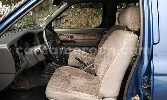 Acheter Occasion Voiture Nissan Navara Bleu à Ebolowa, South Cameroon Acheter Occasion Voiture Nissan Navara Bleu à Ebolowa, South Cameroon