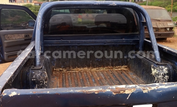 Acheter Occasion Voiture Nissan Navara Bleu à Ebolowa, South Cameroon Acheter Occasion Voiture Nissan Navara Bleu à Ebolowa, South Cameroon