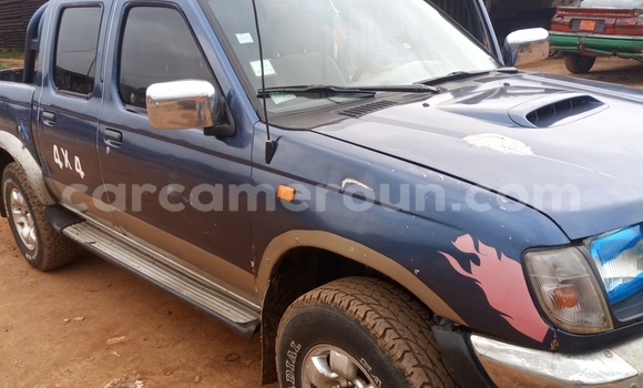 Acheter Occasion Voiture Nissan Navara Bleu à Ebolowa, South Cameroon Acheter Occasion Voiture Nissan Navara Bleu à Ebolowa, South Cameroon