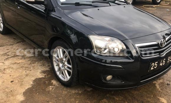 Sayi Na hannu Toyota Avensis Black Mota in Douala a Ƙasar Kamaru