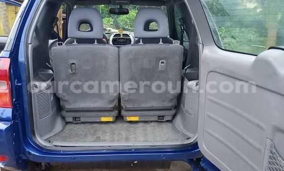 Acheter Occasion Voiture Toyota RAV4 Bleu à Douala, Littoral Cameroon Acheter Occasion Voiture Toyota RAV4 Bleu à Douala, Littoral Cameroon