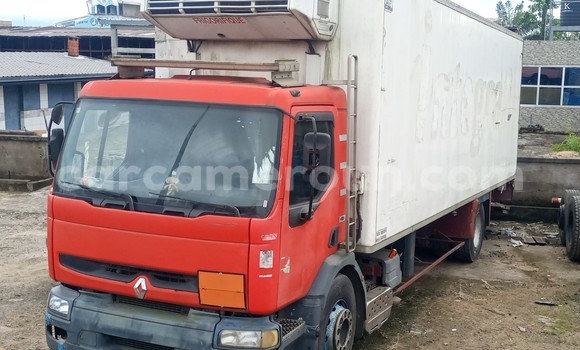 Sayi Na hannu Renault D55 White Babbar mota in Douala a Ƙasar Kamaru