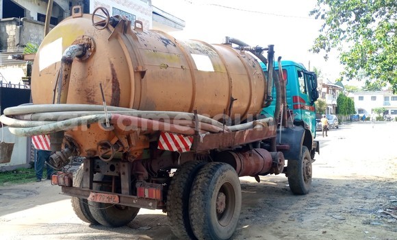 Acheter Occasion Utilitaire Mercedes‒Benz 2628 Vert à Douala, Littoral Cameroon Acheter Occasion Utilitaire Mercedes‒Benz 2628 Vert à Douala, Littoral Cameroon
