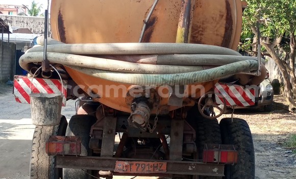 Acheter Occasion Utilitaire Mercedes‒Benz 2628 Vert à Douala, Littoral Cameroon Acheter Occasion Utilitaire Mercedes‒Benz 2628 Vert à Douala, Littoral Cameroon