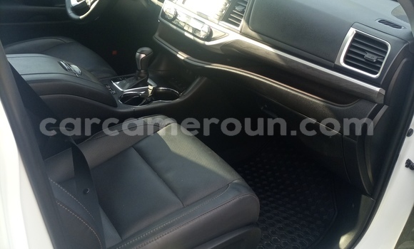 Acheter Import Voiture Toyota Highlander Blanc à Douala, Littoral Cameroon Acheter Import Voiture Toyota Highlander Blanc à Douala, Littoral Cameroon