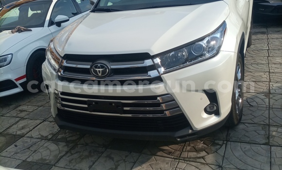 Acheter Import Voiture Toyota Highlander Blanc à Douala, Littoral Cameroon Acheter Import Voiture Toyota Highlander Blanc à Douala, Littoral Cameroon