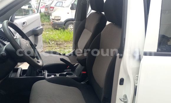 Buy Import Mitsubishi L400 White Truck in Douala in Littoral Cameroon Buy Import Mitsubishi L400 White Truck in Douala in Littoral Cameroon