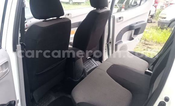 Buy Import Mitsubishi L400 White Truck in Douala in Littoral Cameroon Buy Import Mitsubishi L400 White Truck in Douala in Littoral Cameroon