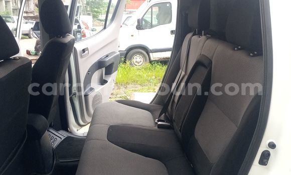 Buy Import Mitsubishi L400 White Truck in Douala in Littoral Cameroon Buy Import Mitsubishi L400 White Truck in Douala in Littoral Cameroon