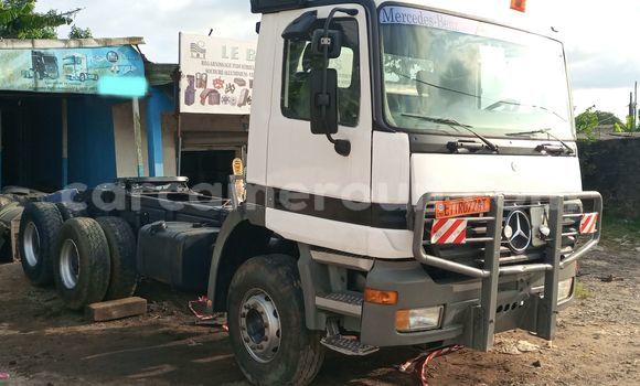 Buy Import Mercedes‒Benz 3331 White Truck in Douala in Littoral Cameroon