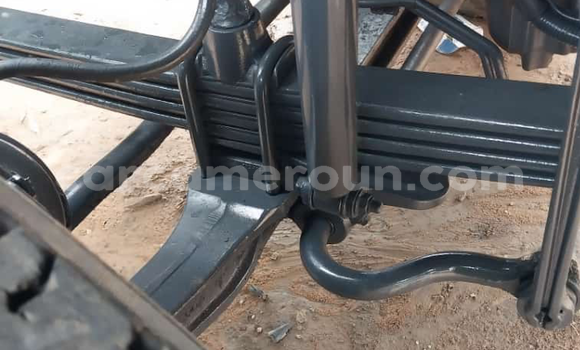 Sayi Imported Mercedes‒Benz 3331 White Babbar mota in Douala a Ƙasar Kamaru Sayi Imported Mercedes‒Benz 3331 White Babbar mota in Douala a Ƙasar Kamaru