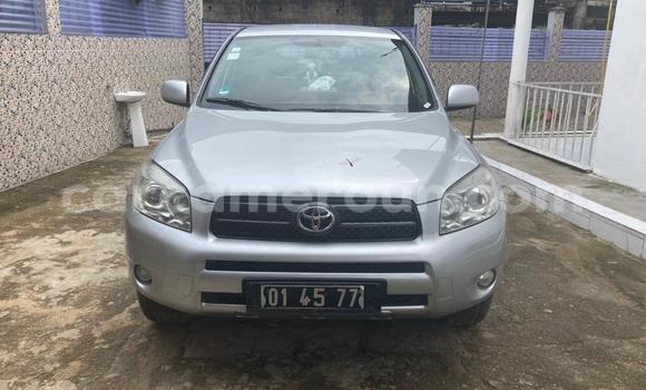 Acheter Occasion Voiture Toyota RAV4 Gris à Yaoundé, Central Cameroon Acheter Occasion Voiture Toyota RAV4 Gris à Yaoundé, Central Cameroon