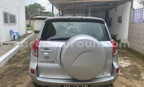 Acheter Occasion Voiture Toyota RAV4 Gris à Yaoundé, Central Cameroon Acheter Occasion Voiture Toyota RAV4 Gris à Yaoundé, Central Cameroon