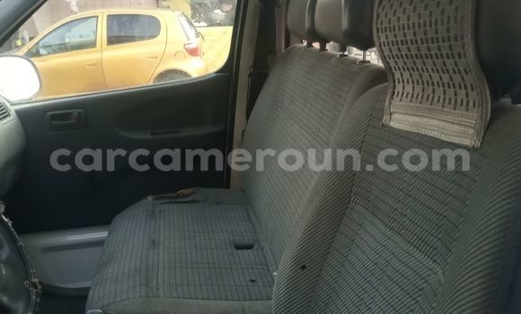 Sayi Na hannu Toyota HiAce White Babbar mota in Douala a Ƙasar Kamaru Sayi Na hannu Toyota HiAce White Babbar mota in Douala a Ƙasar Kamaru