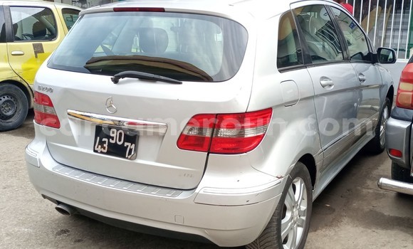 Sayi Imported Mercedes-Benz CLS250 Azurfa Mota in Douala a Ƙasar Kamaru Sayi Imported Mercedes-Benz CLS250 Azurfa Mota in Douala a Ƙasar Kamaru