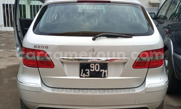Sayi Imported Mercedes-Benz CLS250 Azurfa Mota in Douala a Ƙasar Kamaru Sayi Imported Mercedes-Benz CLS250 Azurfa Mota in Douala a Ƙasar Kamaru