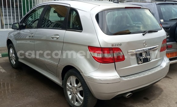 Sayi Imported Mercedes-Benz CLS250 Azurfa Mota in Douala a Ƙasar Kamaru Sayi Imported Mercedes-Benz CLS250 Azurfa Mota in Douala a Ƙasar Kamaru